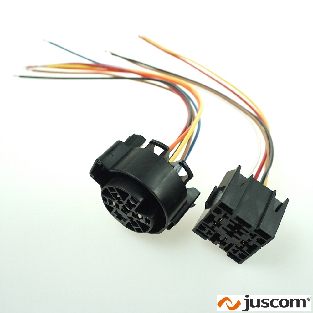 Automotive wire harness with a variety of connectors-2