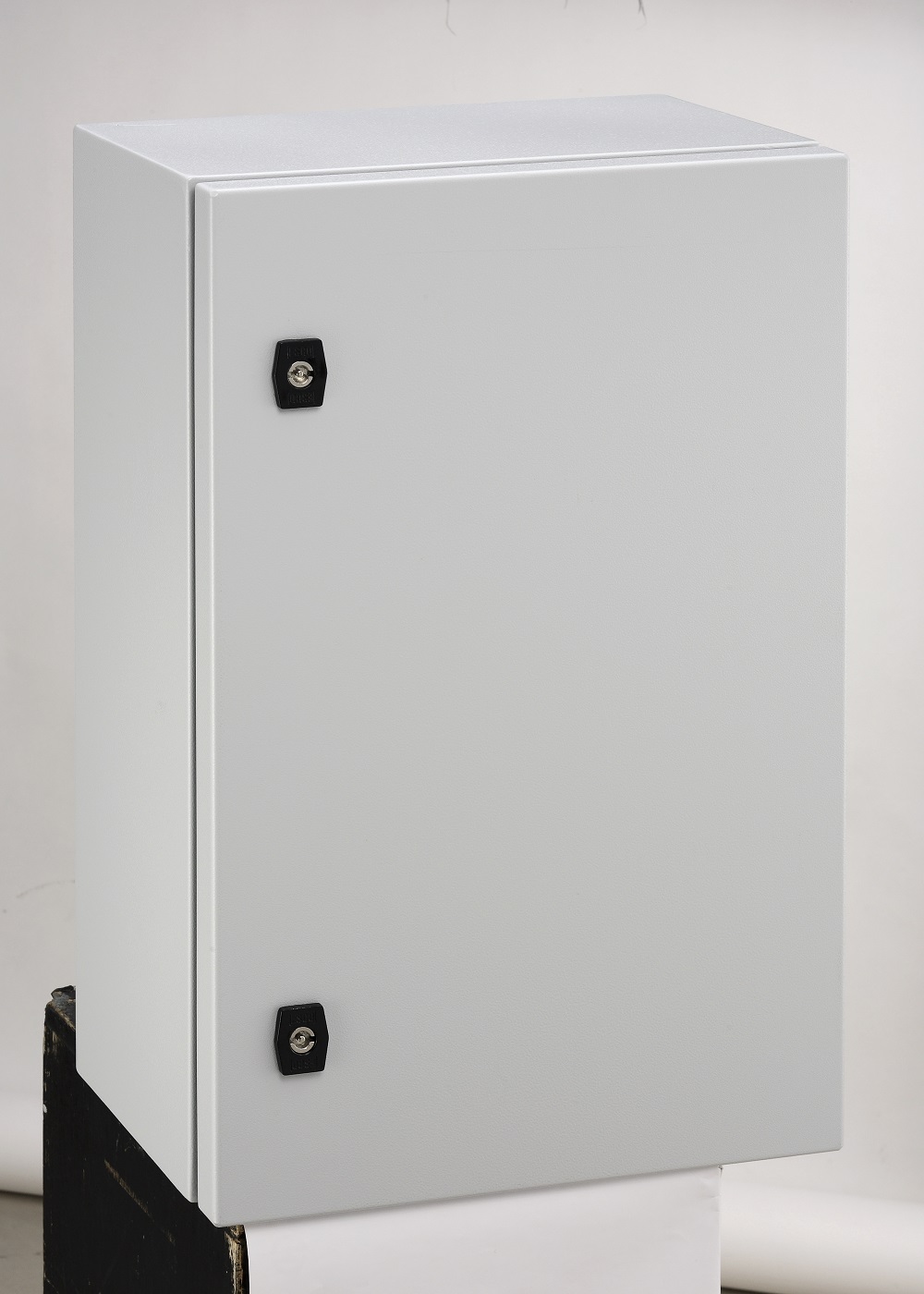 ES Series Wall Mount Enclosure with Gland Plate Single-Door, IP66 
